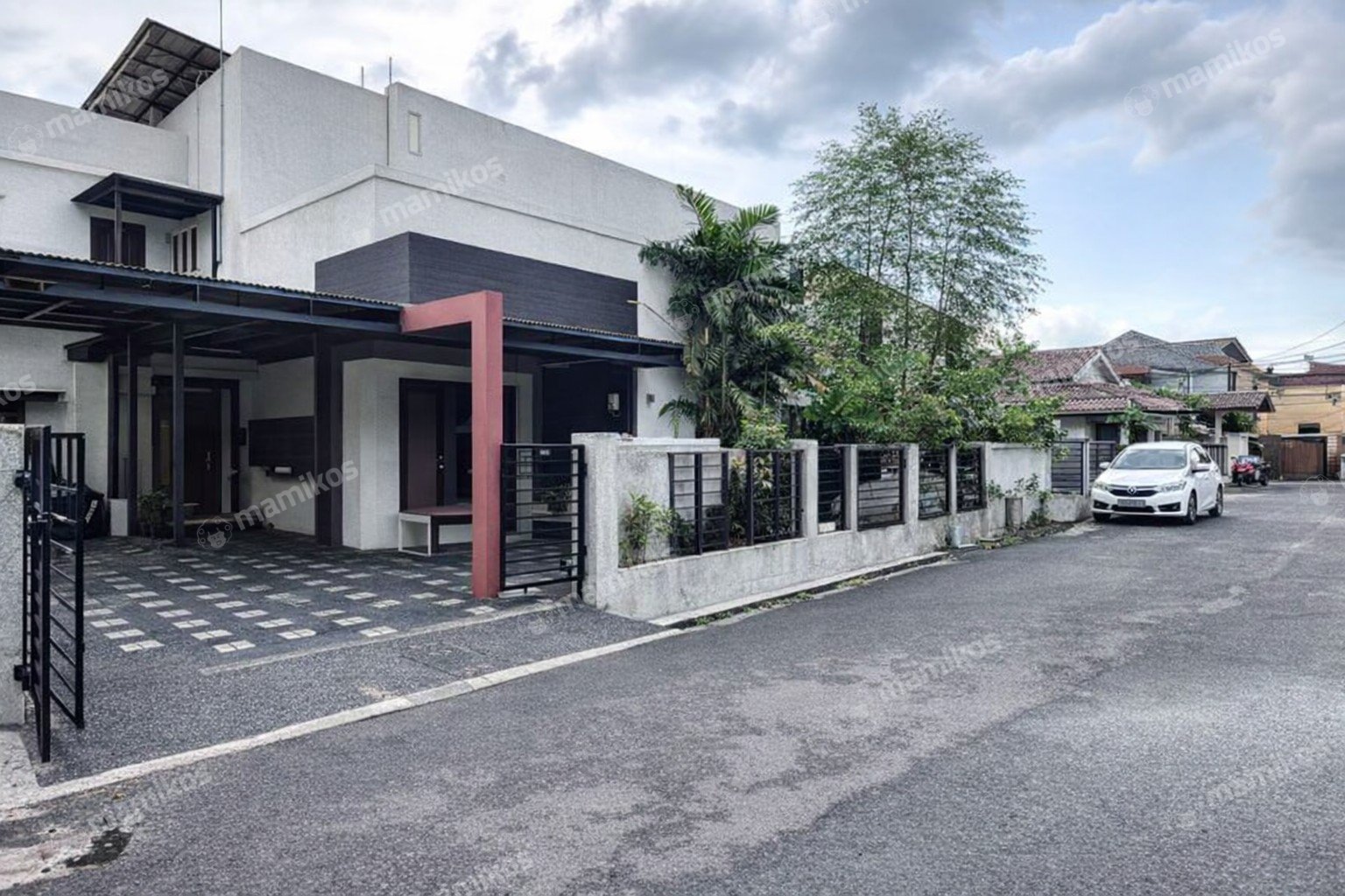 Rumah Sertifikat SHM 5 Kamar Tidur 5 Kamar Mandi Pos Pengumben Jakarta Barat
