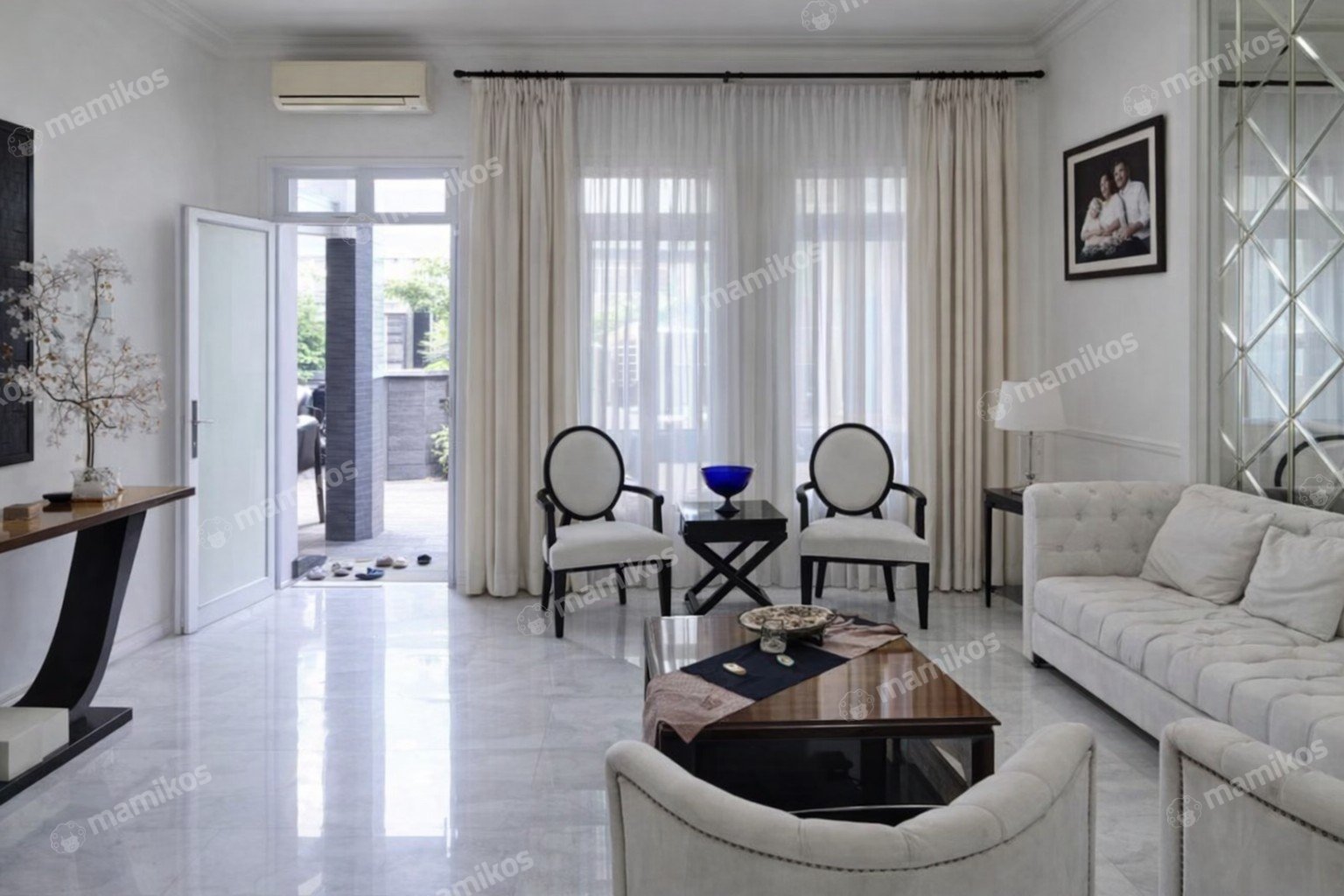 Rumah Sertifikat SHM 6 Kamar Tidur 6 Kamar Mandi Kemang Jakarta Selatan