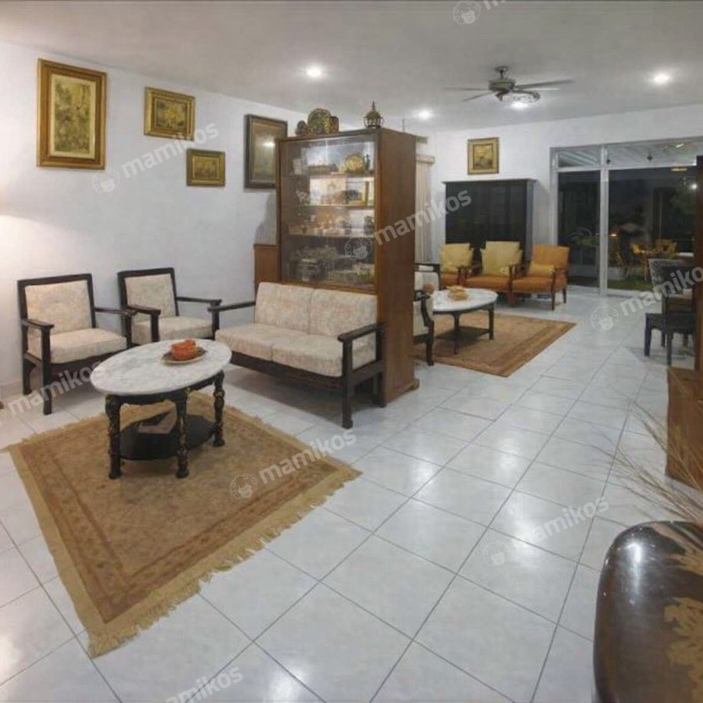 Rumah 4 Kamar Tidur 2 Kamar Mandi 1 Lantai SCBD Jakarta Selatan - Photo 2