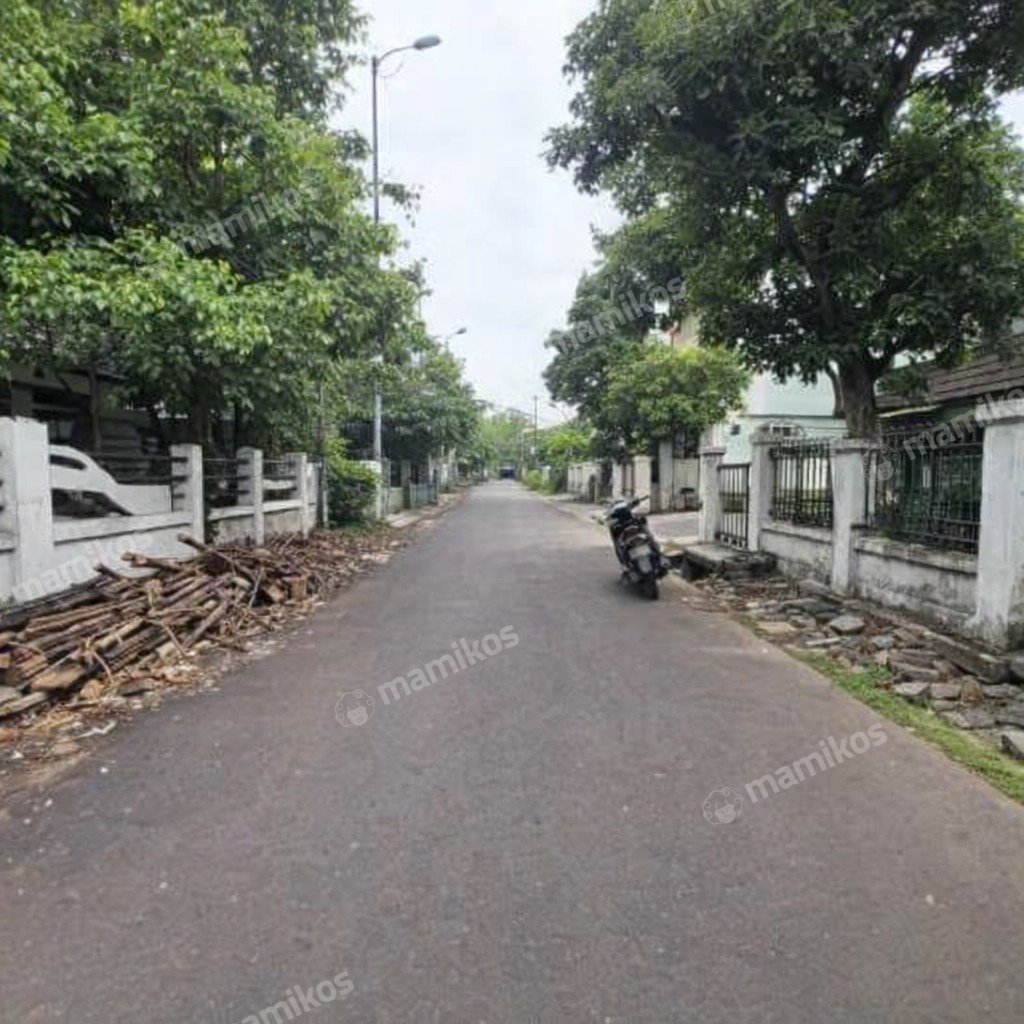Rumah Sertifikat SHM 4 Kamar Tidur 4 Kamar Mandi Pulomas Jakarta Timur - Photo 3
