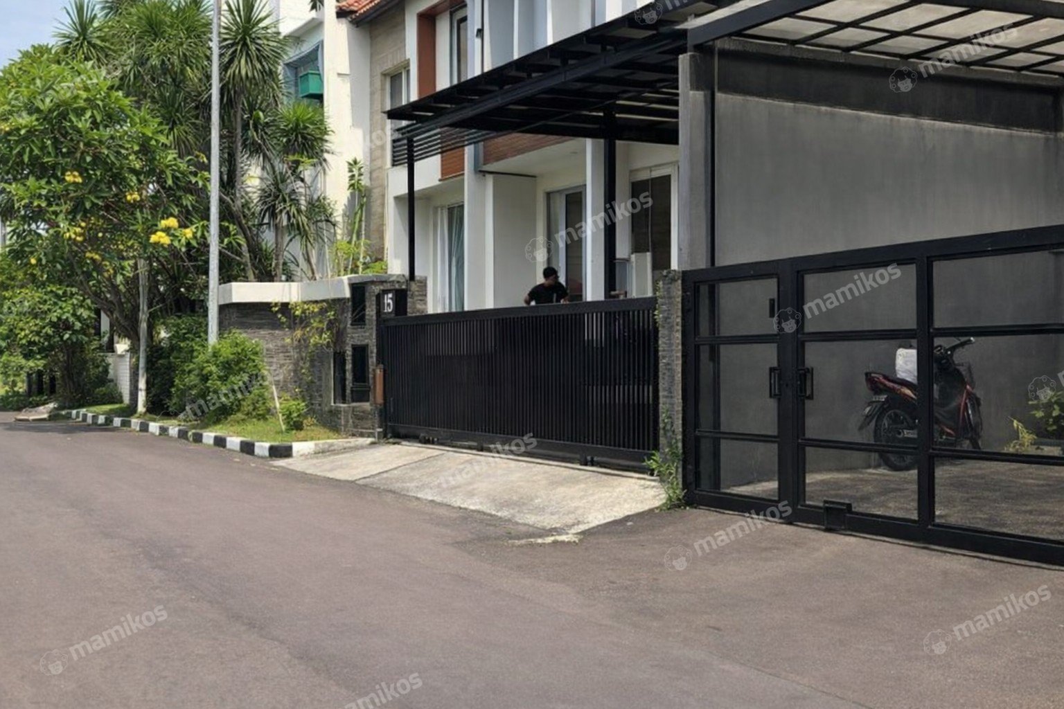 Rumah Sertifikat SHM 5 Kamar Tidur 3 Kamar Mandi Veteran Jakarta Selatan