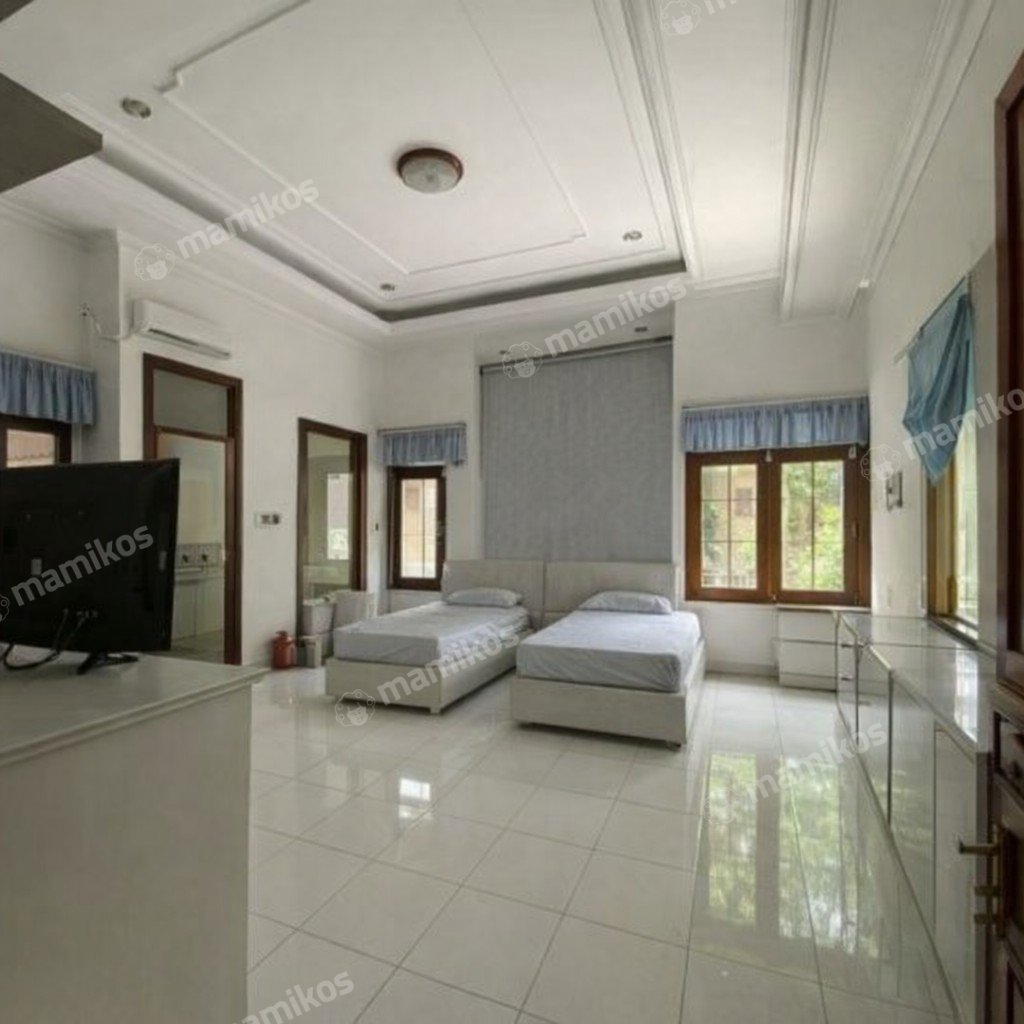Rumah Sertifikat SHM 7 Kamar Tidur 6 Kamar Mandi Jelambar Jakarta Barat - Photo 4