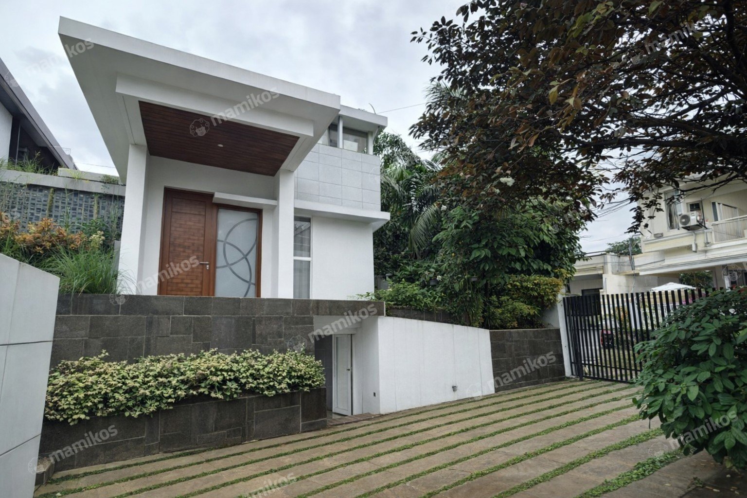 Rumah Sertifikat SHM 5 Kamar Tidur 5 Kamar Mandi Pondok Indah Jakarta Selatan