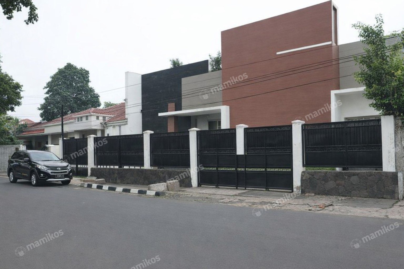Rumah Sertifikat SHM 4 Kamar Tidur 2 Kamar Mandi Kebayoran Baru Jakarta Selatan