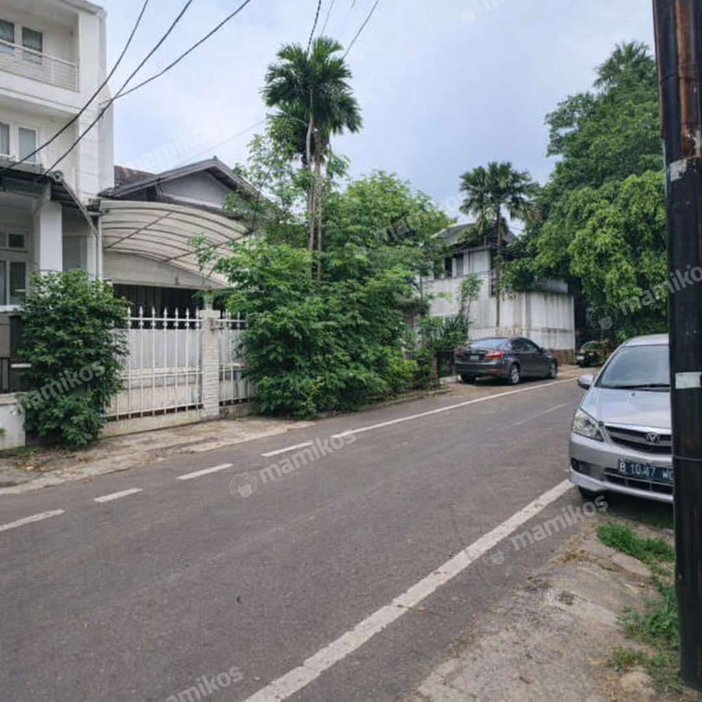Rumah Sertifikat SHM 8 Kamar Tidur 5 Kamar Mandi Kebayoran Baru Jakarta Selatan - Photo 2