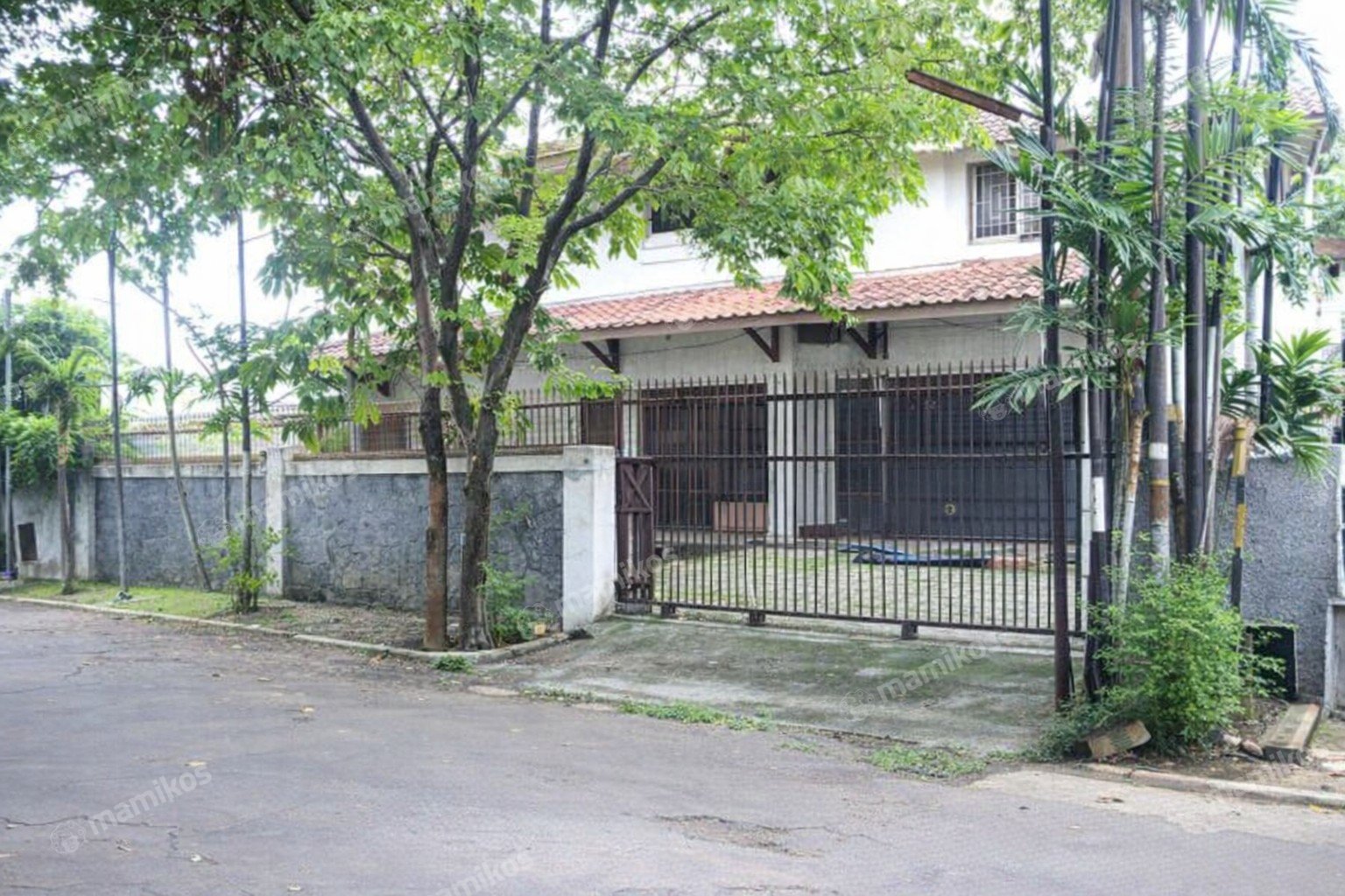 Rumah 4 Kamar Tidur 3 Kamar Mandi Simprug Jakarta Selatan