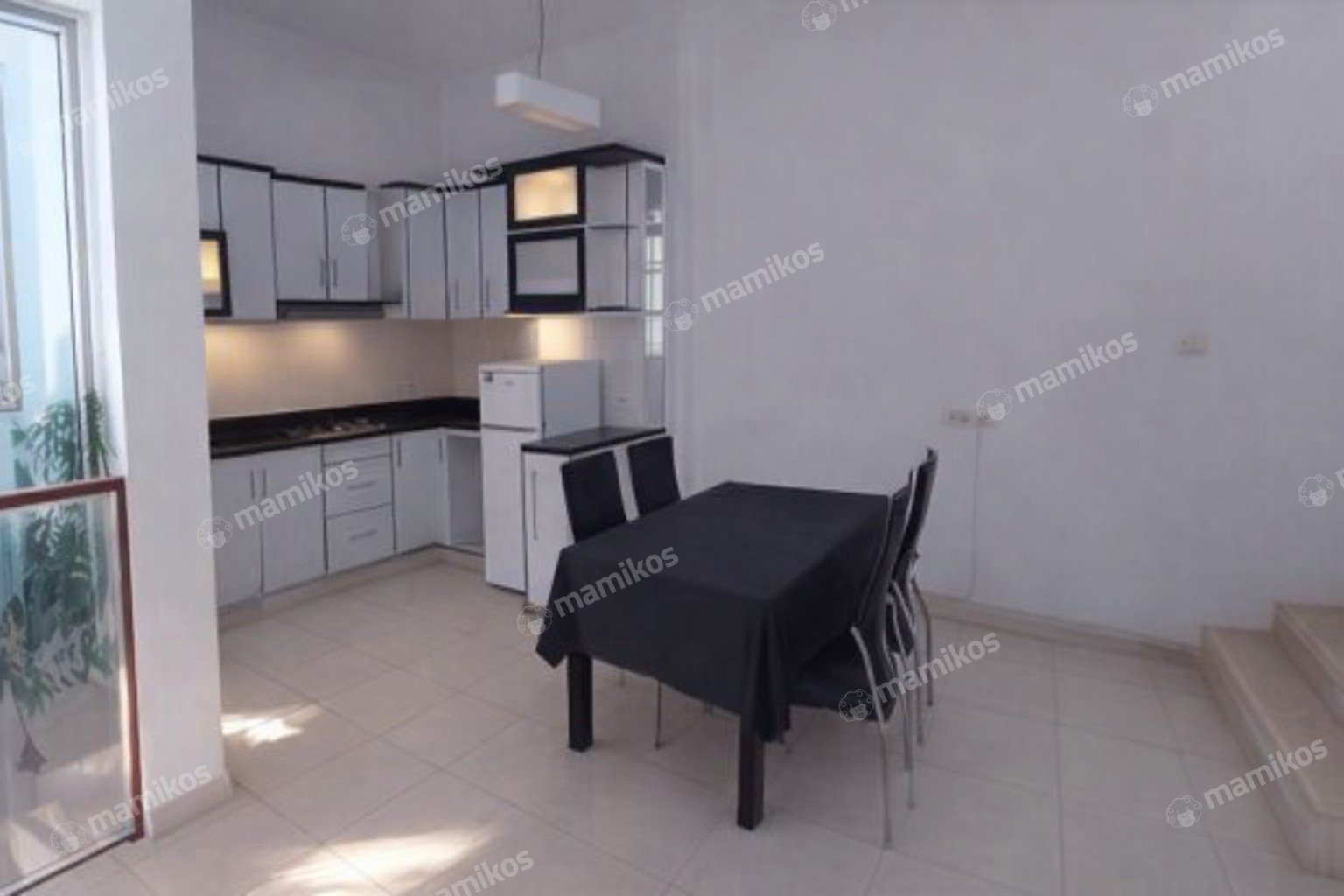 Rumah Sertifikat SHM 3 Kamar Tidur 3 Kamar Mandi Sunrise Garden Jakarta Barat - Photo 2