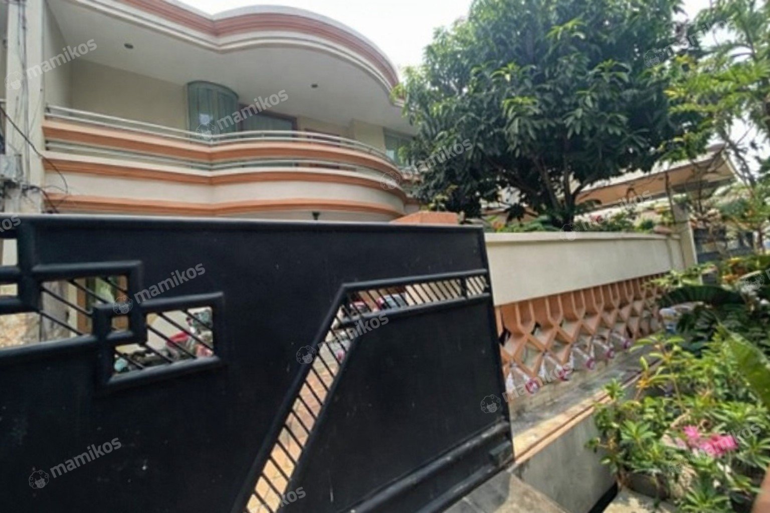 Rumah Sertifikat SHM 3 Kamar Tidur 3 Kamar Mandi Sunter Jakarta Utara - Photo 2