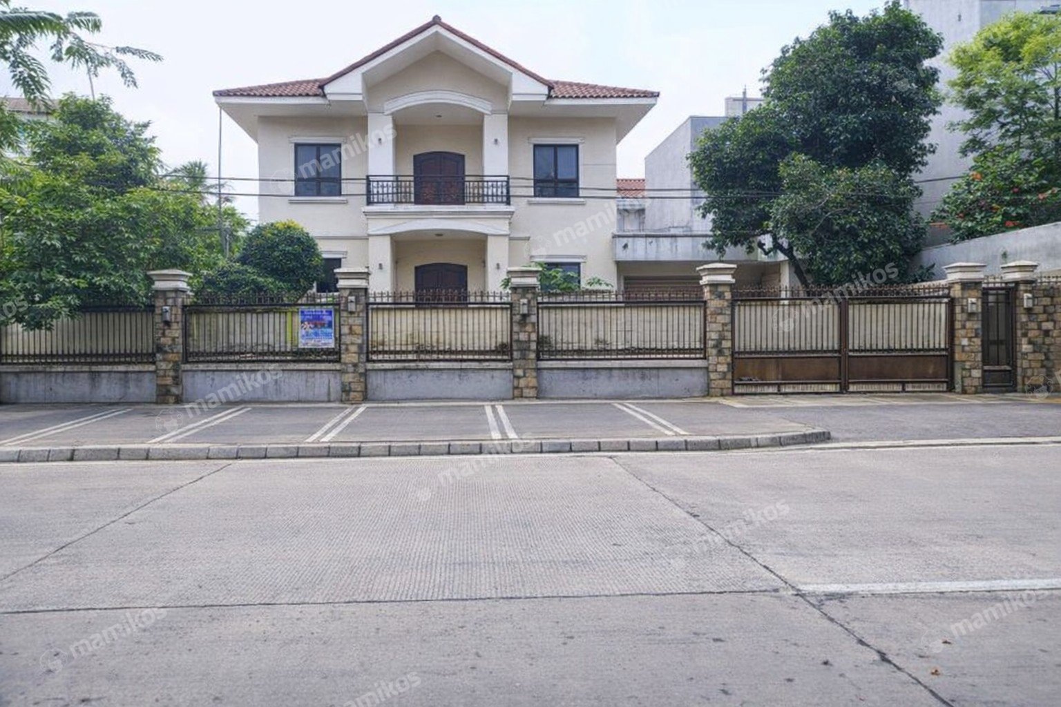 Rumah Sertifikat HGB 5 Kamar Tidur 4 Kamar Mandi Sunter Jakarta Utara