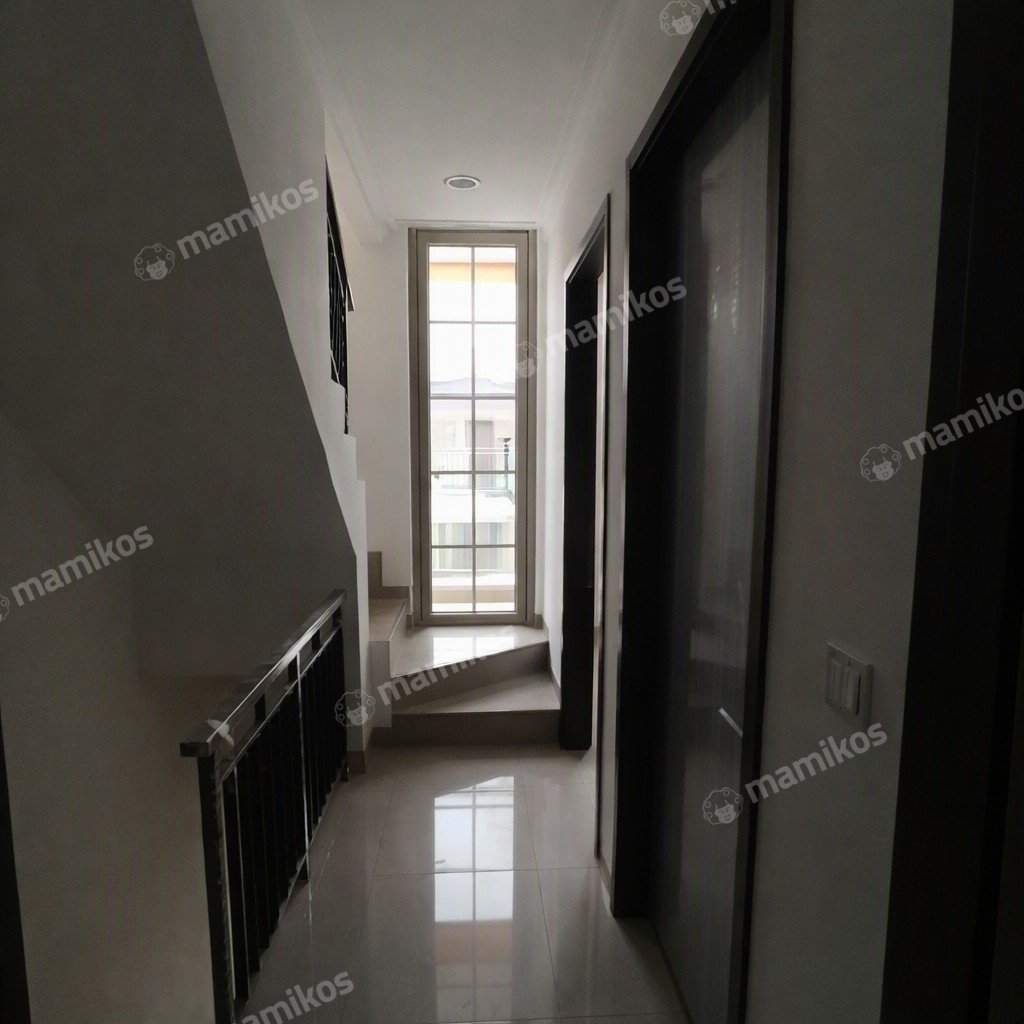 Rumah Sertifikat SHM 3 Kamar Tidur 3 Kamar Mandi Pantai Indah Kapuk 2 Jakarta Utara - Photo 5