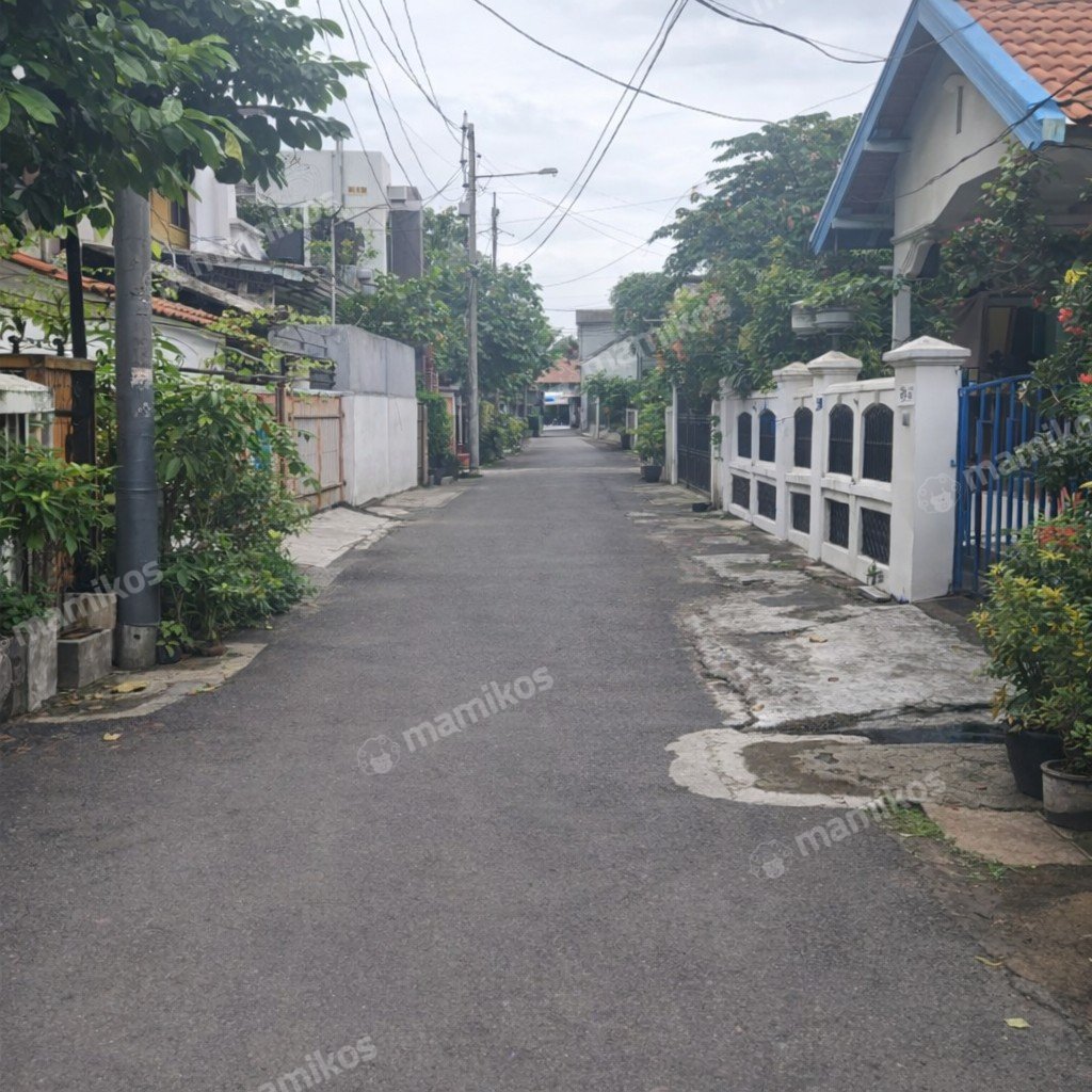 Rumah Sertifikat HGB 4 Kamar Tidur 2 Kamar Mandi Pulomas Jakarta Timur - Photo 4