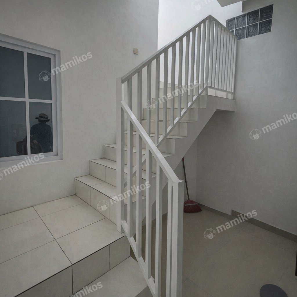 Rumah Sertifikat SHM 3 Kamar Tidur 2 Kamar Mandi Kota Wisata Jakarta Timur - Photo 5
