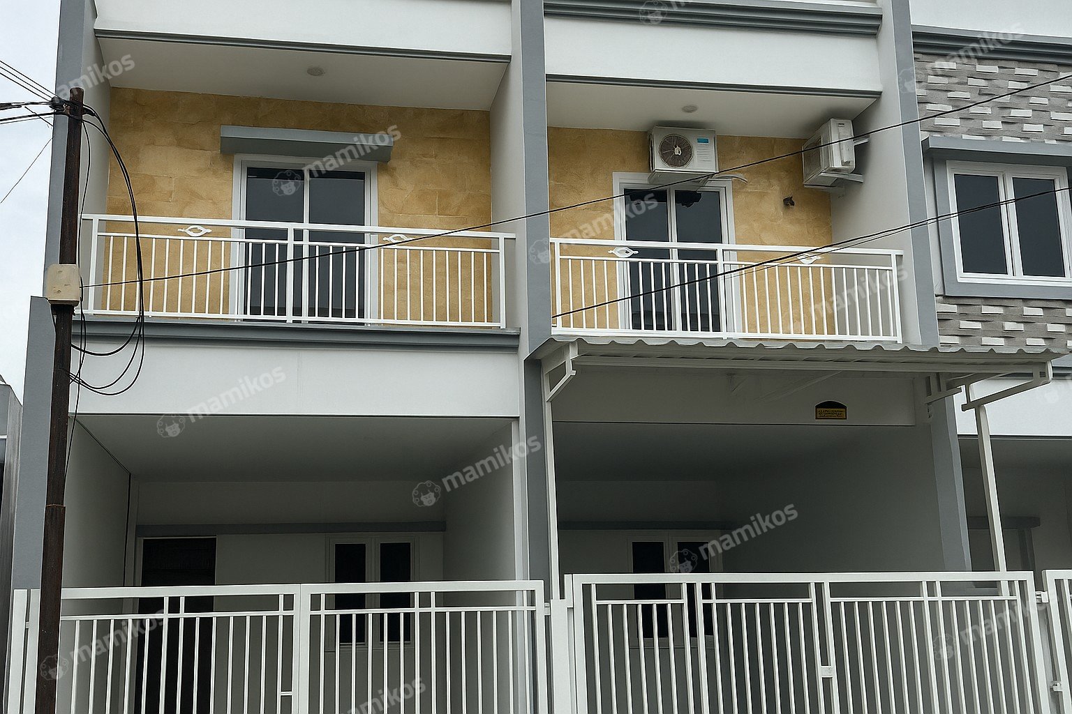 Rumah Baru Sertifikat SHM 4 Kamar Tidur Tanjung Duren Jakarta Barat
