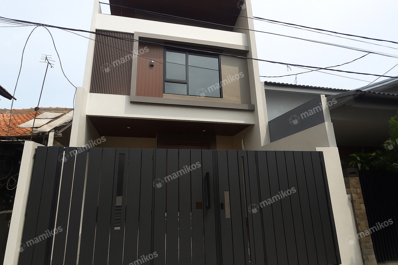 Rumah Sertifikat SHM 4 Kamar Tidur 4 Kamar Mandi Rawamangun Jakarta Timur