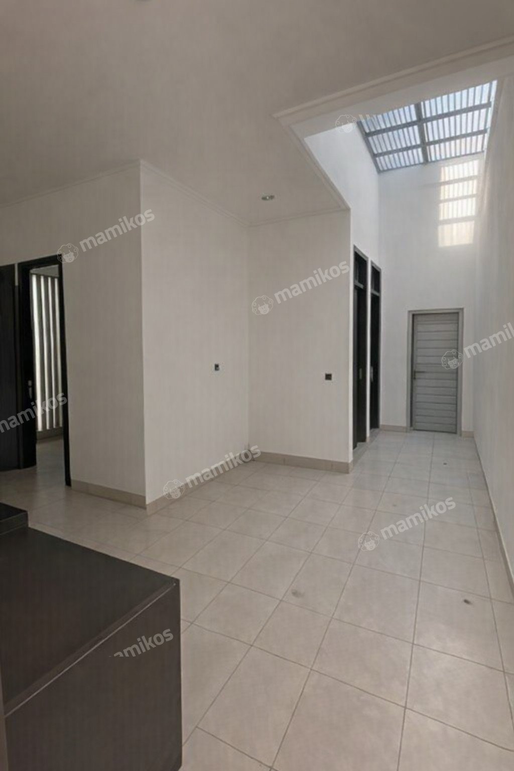Rumah 5 Kamar Tidur 6 Kamar Mandi 3 Lantai Pantai Indah Kapuk Jakarta Utara - Photo 2