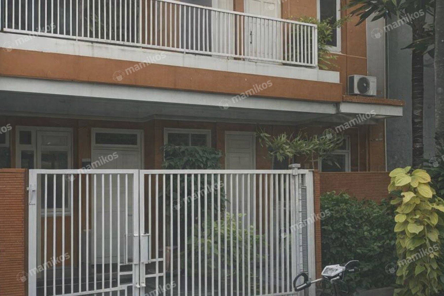 Rumah Sertifikat HGB 4 Kamar Tidur 2 Kamar Mandi Puri Media Jakarta Barat