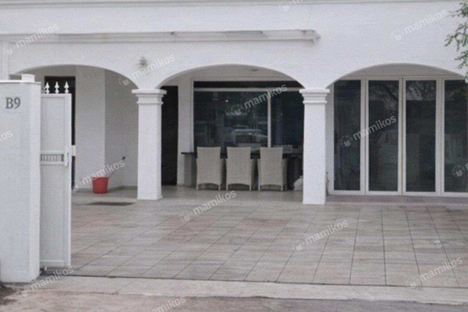 Rumah Sertifikat SHM 5 Kamar Tidur 4 Kamar Mandi Senopati Jakarta Selatan
