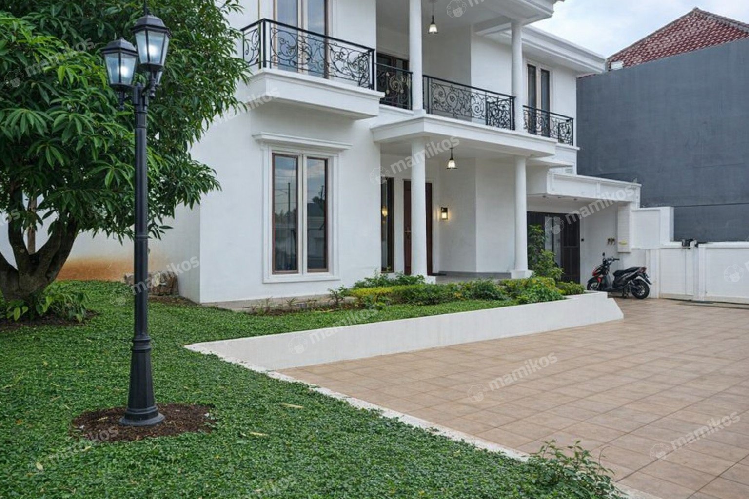 Rumah Baru Sertifikat SHM 6 Kamar Tidur Cilandak Jakarta Selatan