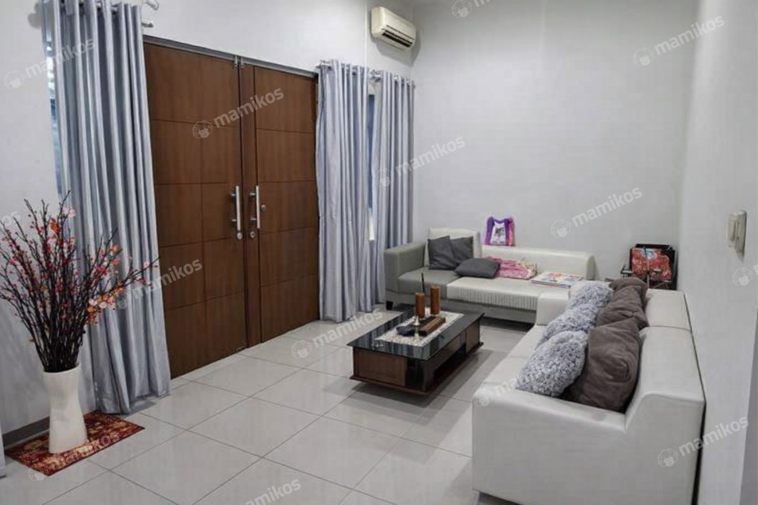Rumah Sertifikat SHM 5 Kamar Tidur 4 Kamar Mandi Kapuk Kamal Jakarta Barat