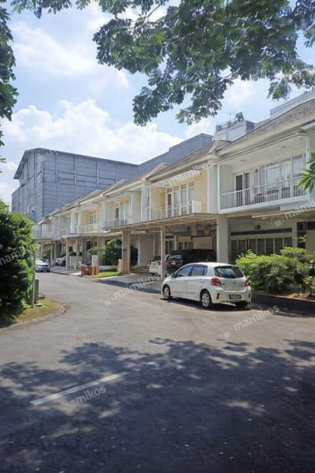 Rumah Sertifikat SHM 5 Kamar Tidur 4 Kamar Mandi Kelapa Gading Jakarta Utara - Photo 2