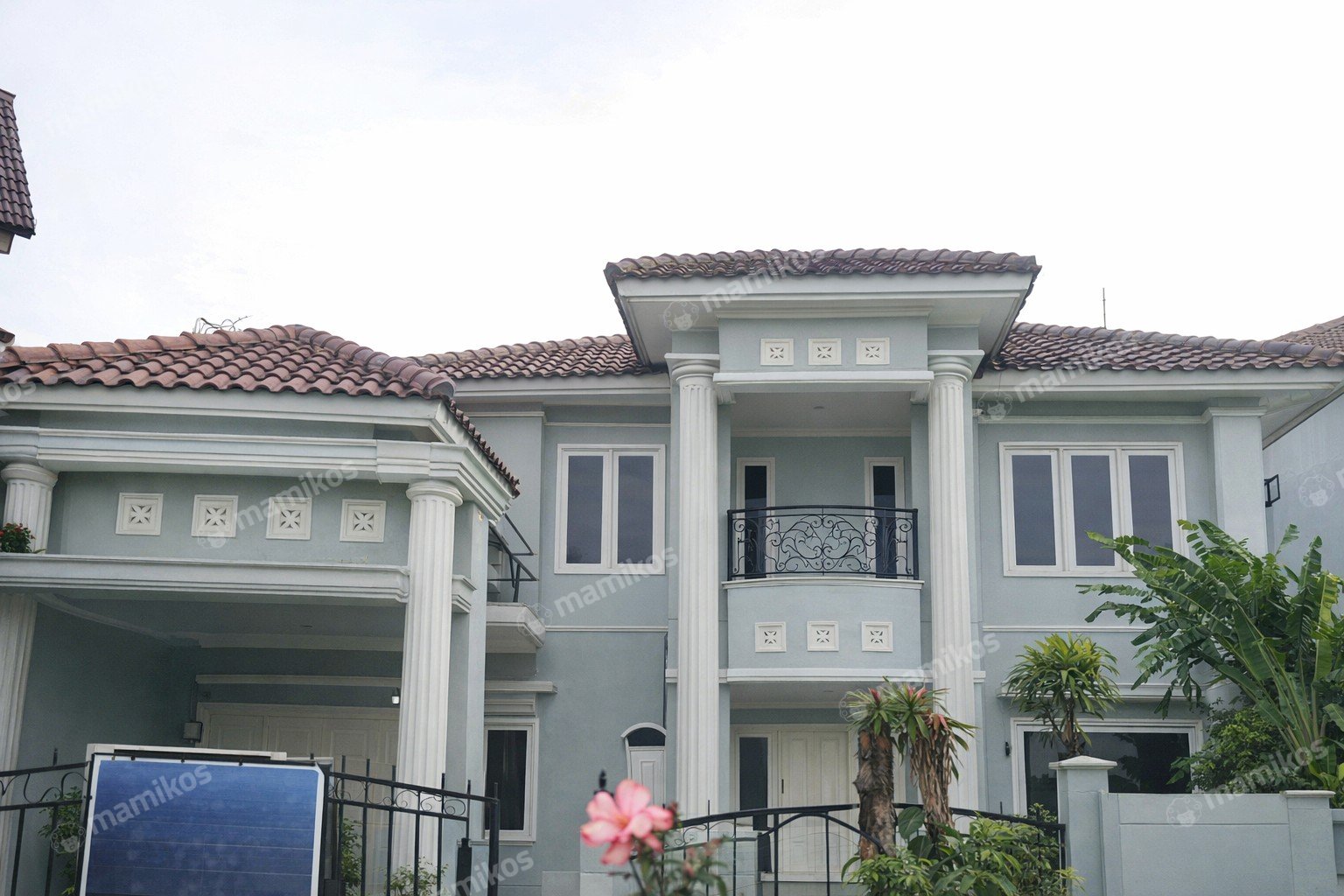 Rumah Sertifikat SHM 7 Kamar Tidur 4 Kamar Mandi Raffles Hills Jakarta Timur