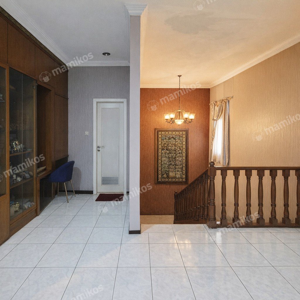 Rumah Sertifikat SHM 7 Kamar Tidur 4 Kamar Mandi Raffles Hills Jakarta Timur - Photo 5
