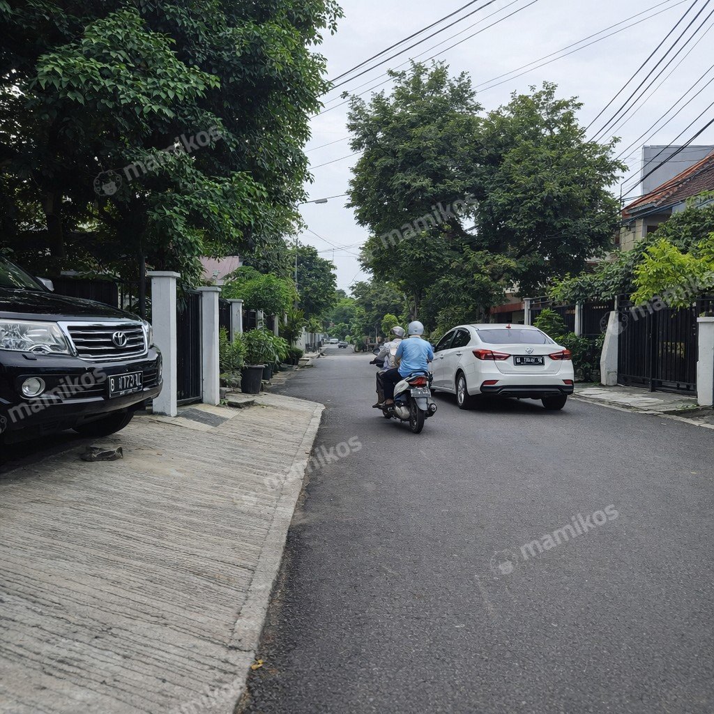 Rumah Sertifikat SHM 3 Kamar Tidur 3 Kamar Mandi Guntur Jakarta Selatan - Photo 5