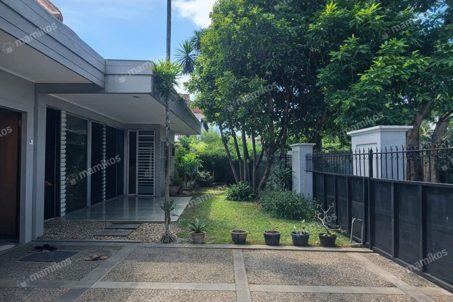 Rumah Sertifikat SHM 4 Kamar Tidur 4 Kamar Mandi Pondok Indah Jakarta Selatan