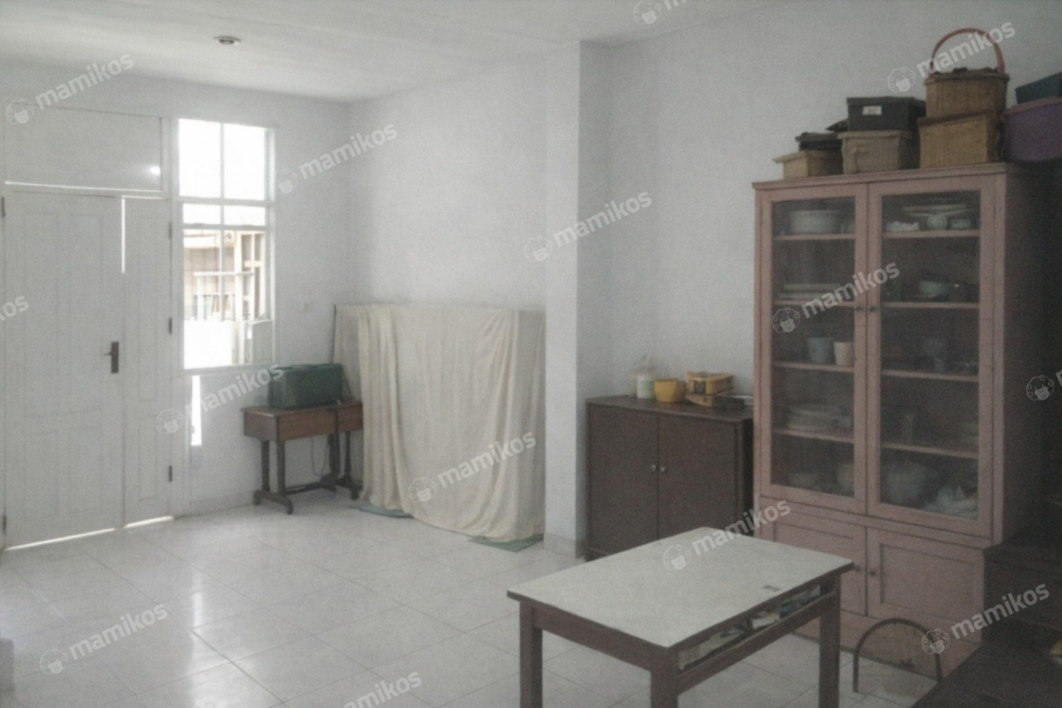 Rumah Sertifikat SHM 8 Kamar Tidur 5 Kamar Mandi Tamansari Jakarta Barat - Photo 4