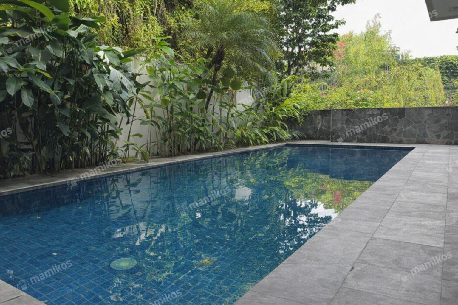 Rumah Sertifikat SHM 4 Kamar Tidur 3 Kamar Mandi Kemang Jakarta Selatan