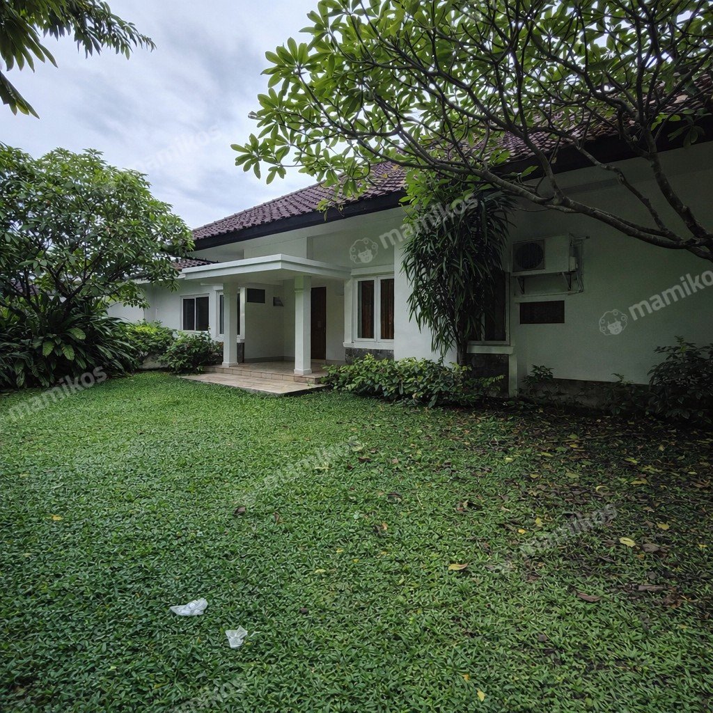 Rumah Sertifikat SHM 3 Kamar Tidur 3 Kamar Mandi Kebayoran Baru Jakarta Selatan - Photo 2