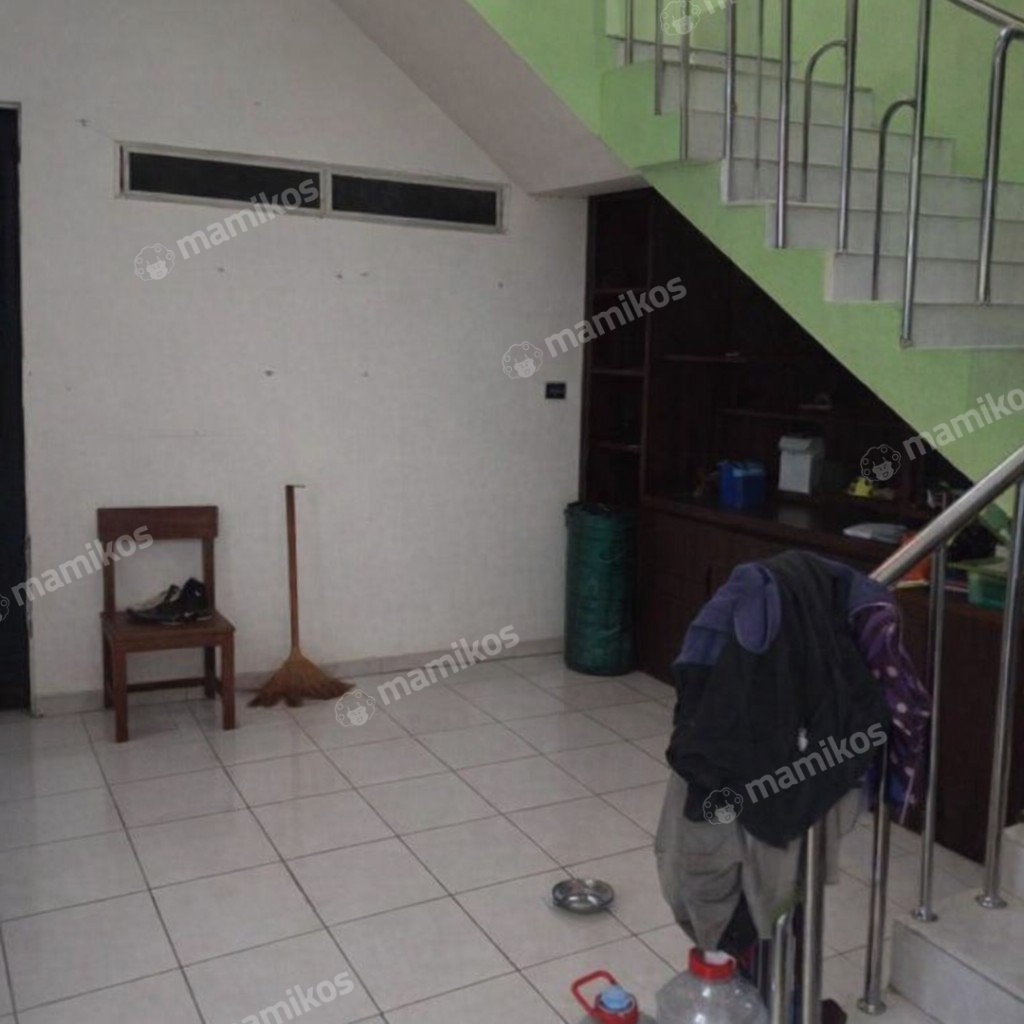 Rumah 4 Kamar Tidur 2 Kamar Mandi 2 Lantai Tomang Jakarta Barat - Photo 3