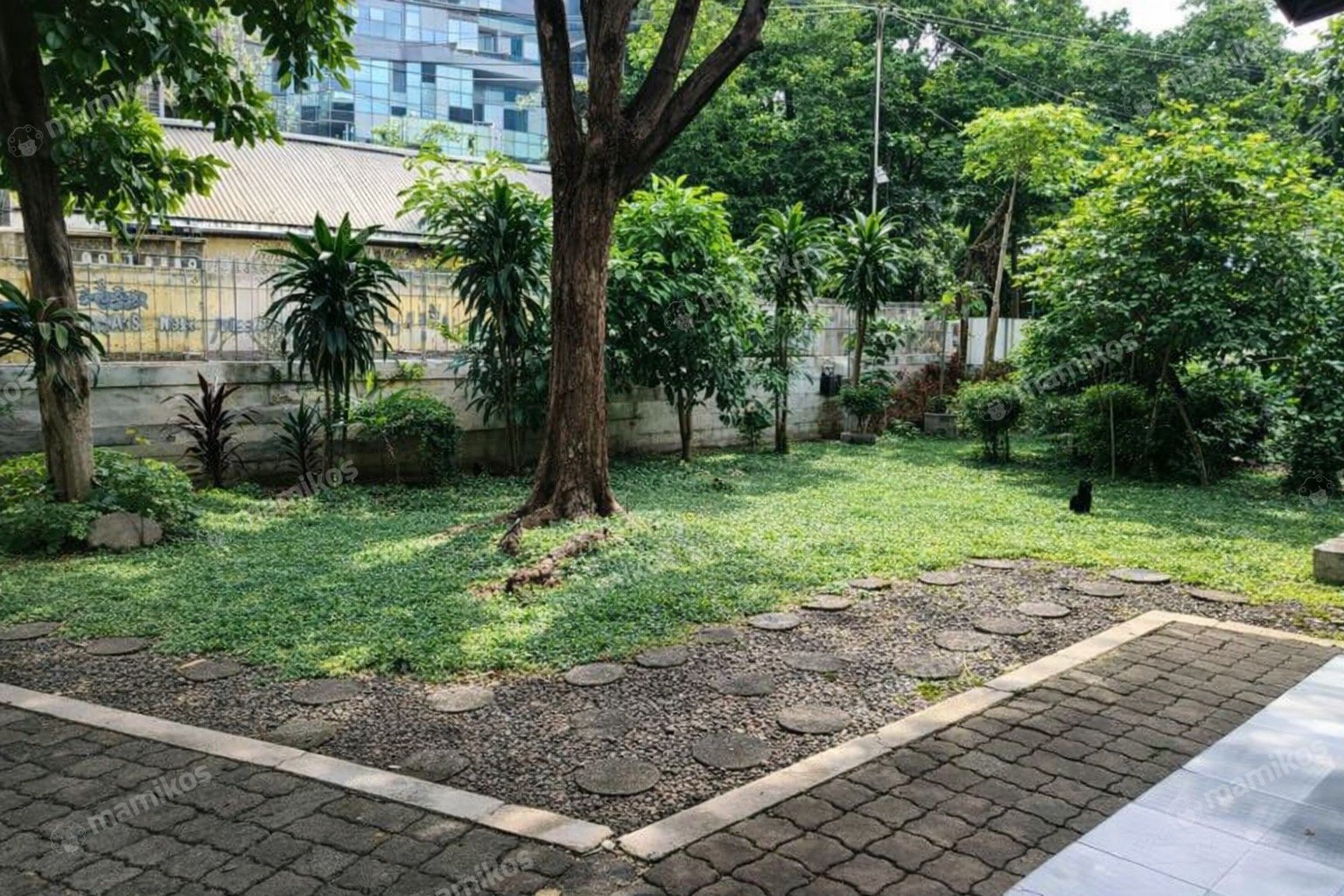 Rumah Sertifikat SHM 5 Kamar Tidur 5 Kamar Mandi Fatmawati Jakarta Selatan