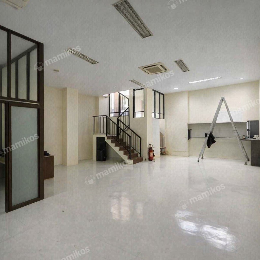Rumah Sertifikat SHM 4 Kamar Tidur 5 Kamar Mandi Permata Buana Jakarta Barat - Photo 2