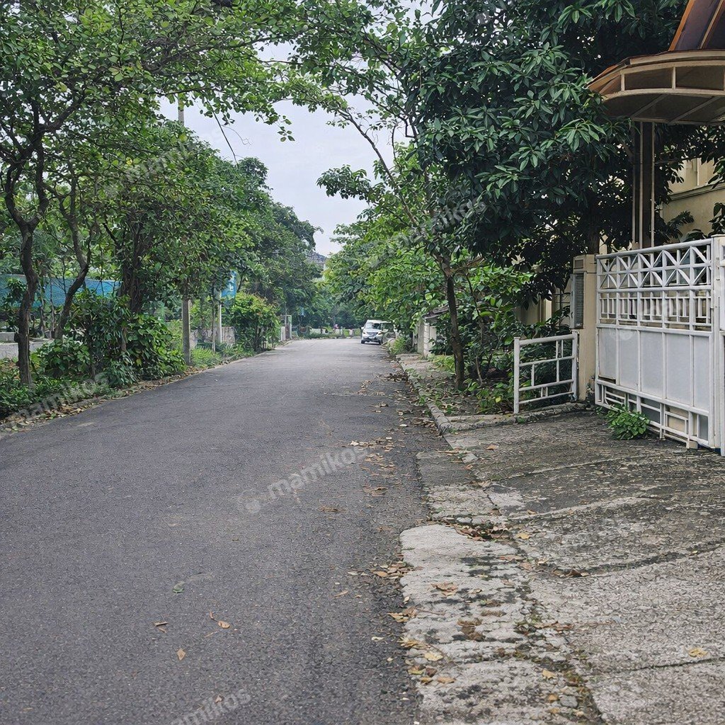 Rumah Sertifikat SHM 3 Kamar Tidur 2 Kamar Mandi Puri Indah Jakarta Barat - Photo 2