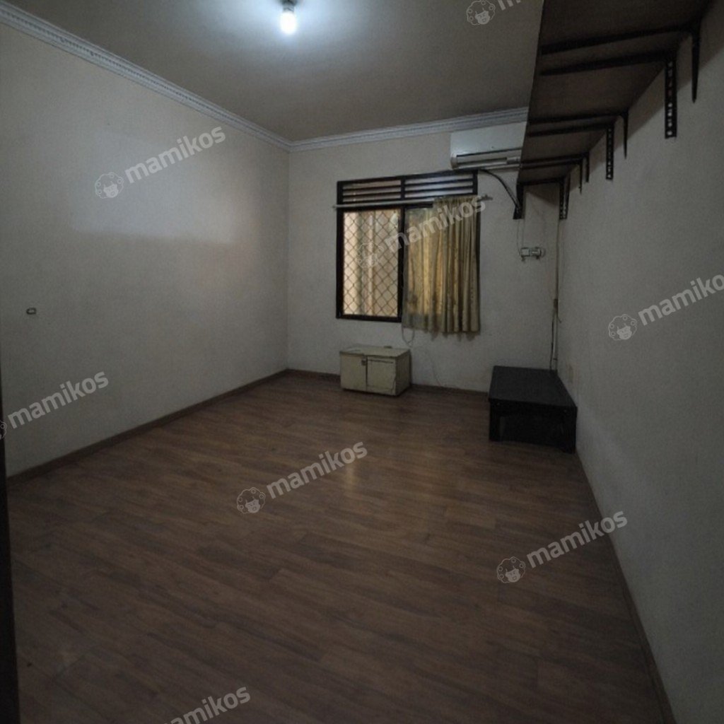 Rumah Sertifikat SHM 1 Kamar Tidur 1 Kamar Mandi Taman Ratu Jakarta Barat - Photo 4
