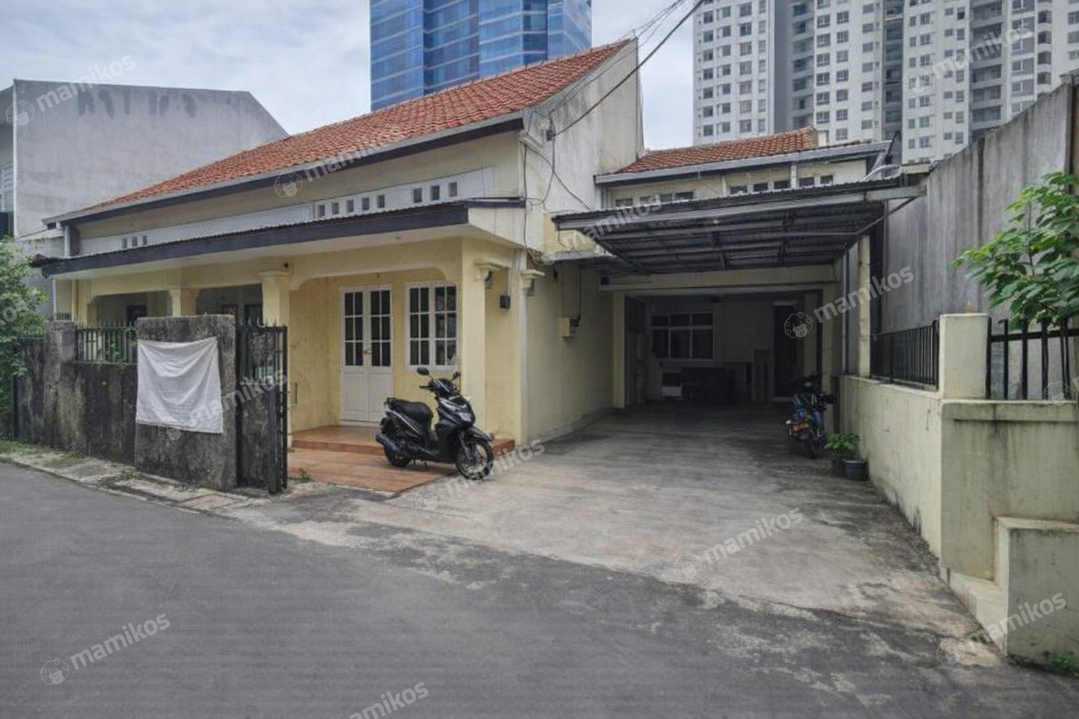 Rumah Sertifikat SHM 8 Kamar Tidur 8 Kamar Mandi Tebet Jakarta Selatan - Photo 2
