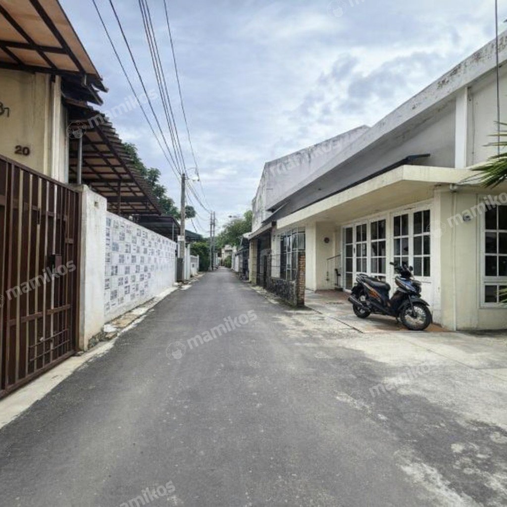 Rumah Sertifikat SHM 8 Kamar Tidur 8 Kamar Mandi Tebet Jakarta Selatan - Photo 4