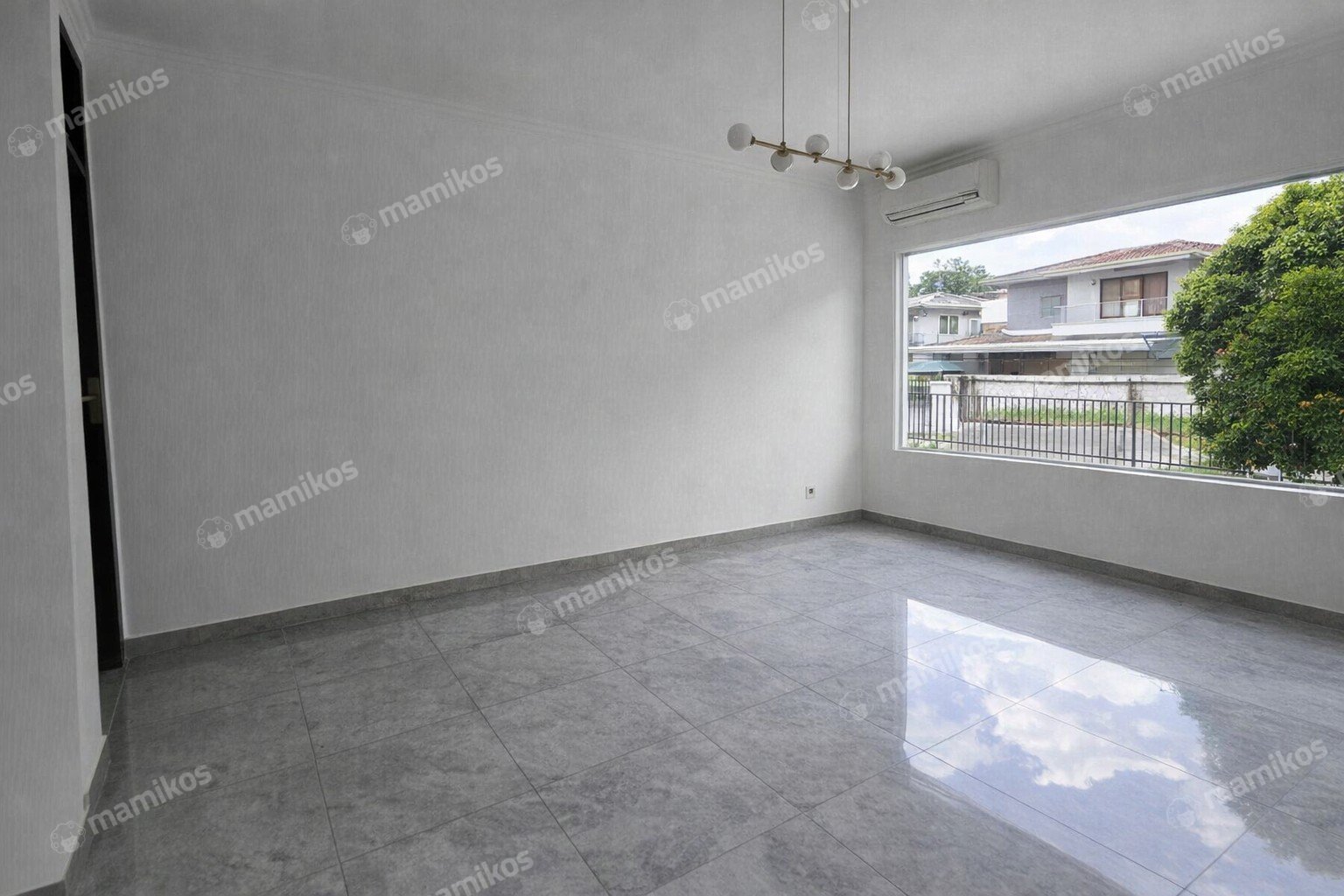 Rumah Sertifikat SHM 5 Kamar Tidur 3 Kamar Mandi Intercon Jakarta Barat - Photo 5