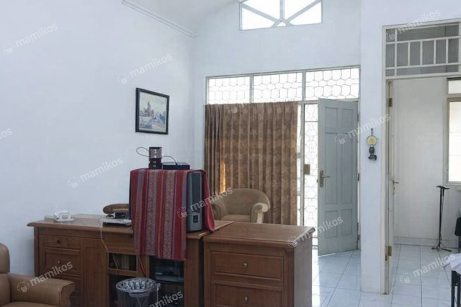 Rumah Sertifikat SHM 3 Kamar Tidur 2 Kamar Mandi Taman Surya Jakarta Barat
