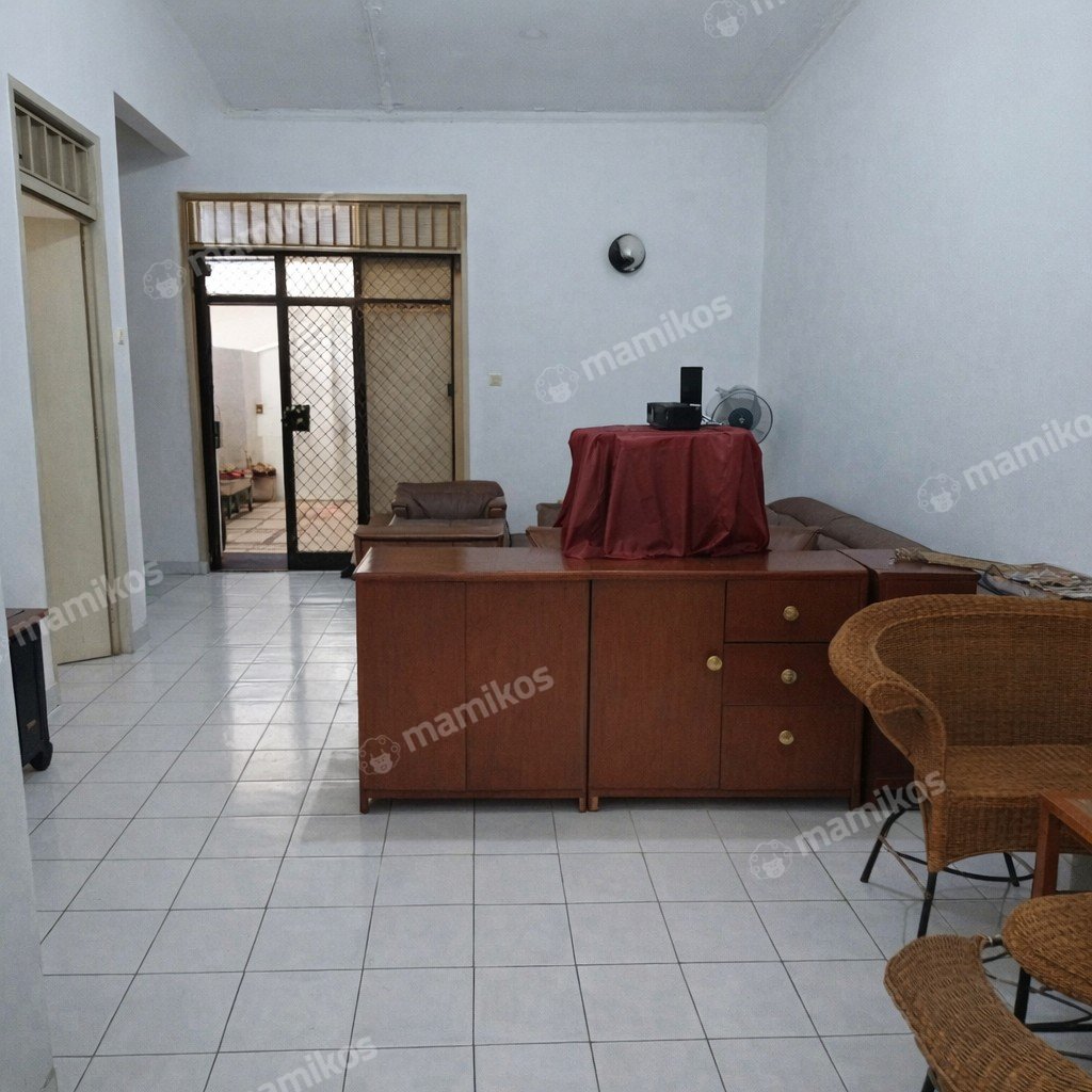 Rumah Sertifikat SHM 3 Kamar Tidur 2 Kamar Mandi Taman Surya Jakarta Barat - Photo 2