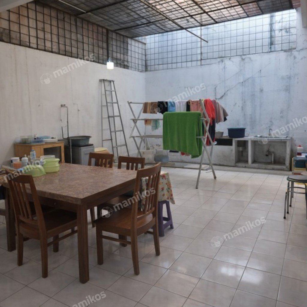 Rumah Sertifikat SHM 3 Kamar Tidur 2 Kamar Mandi Taman Surya Jakarta Barat - Photo 5