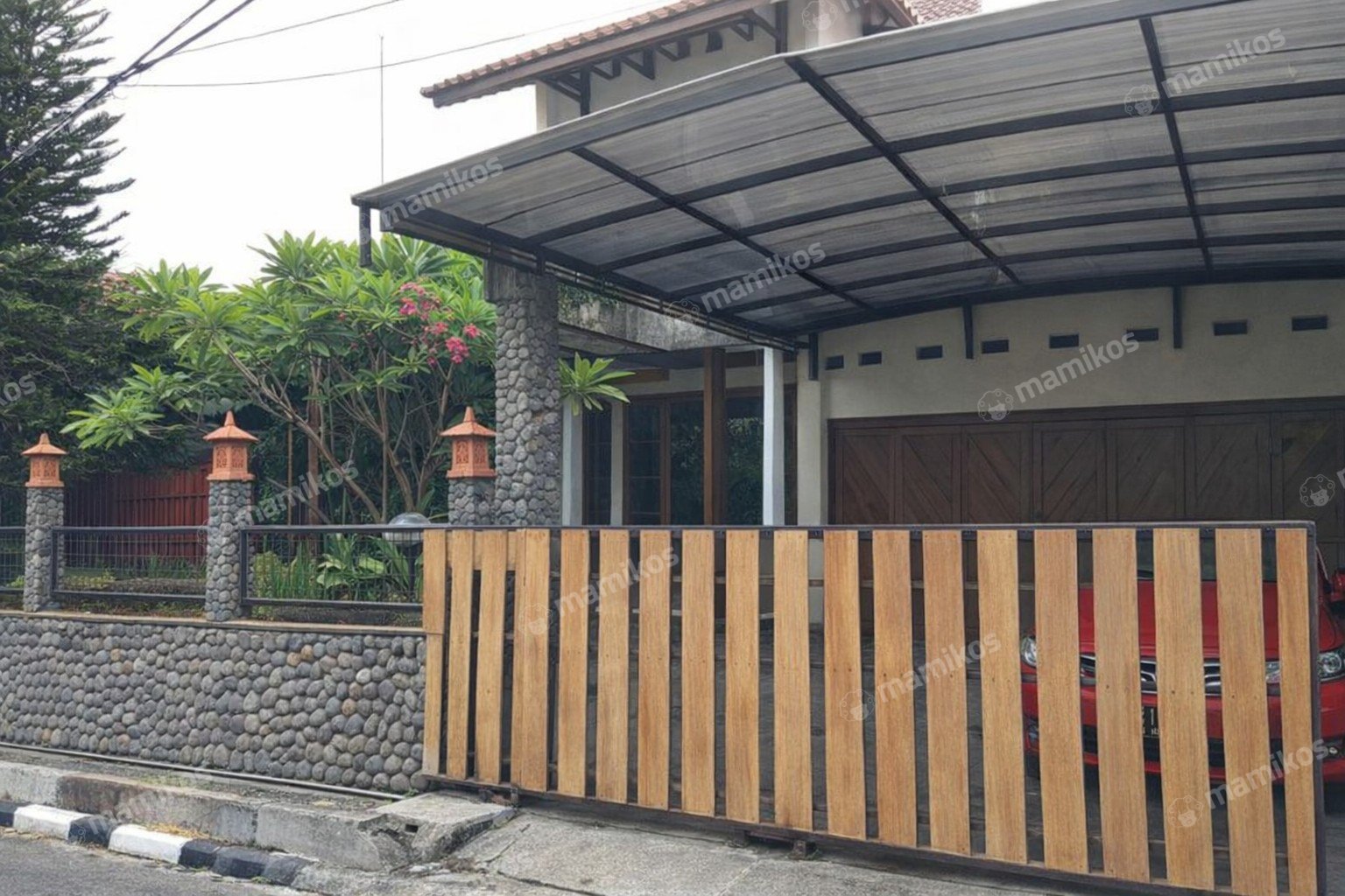 Rumah Sertifikat SHM 6 Kamar Tidur 5 Kamar Mandi Ciracas Jakarta Timur