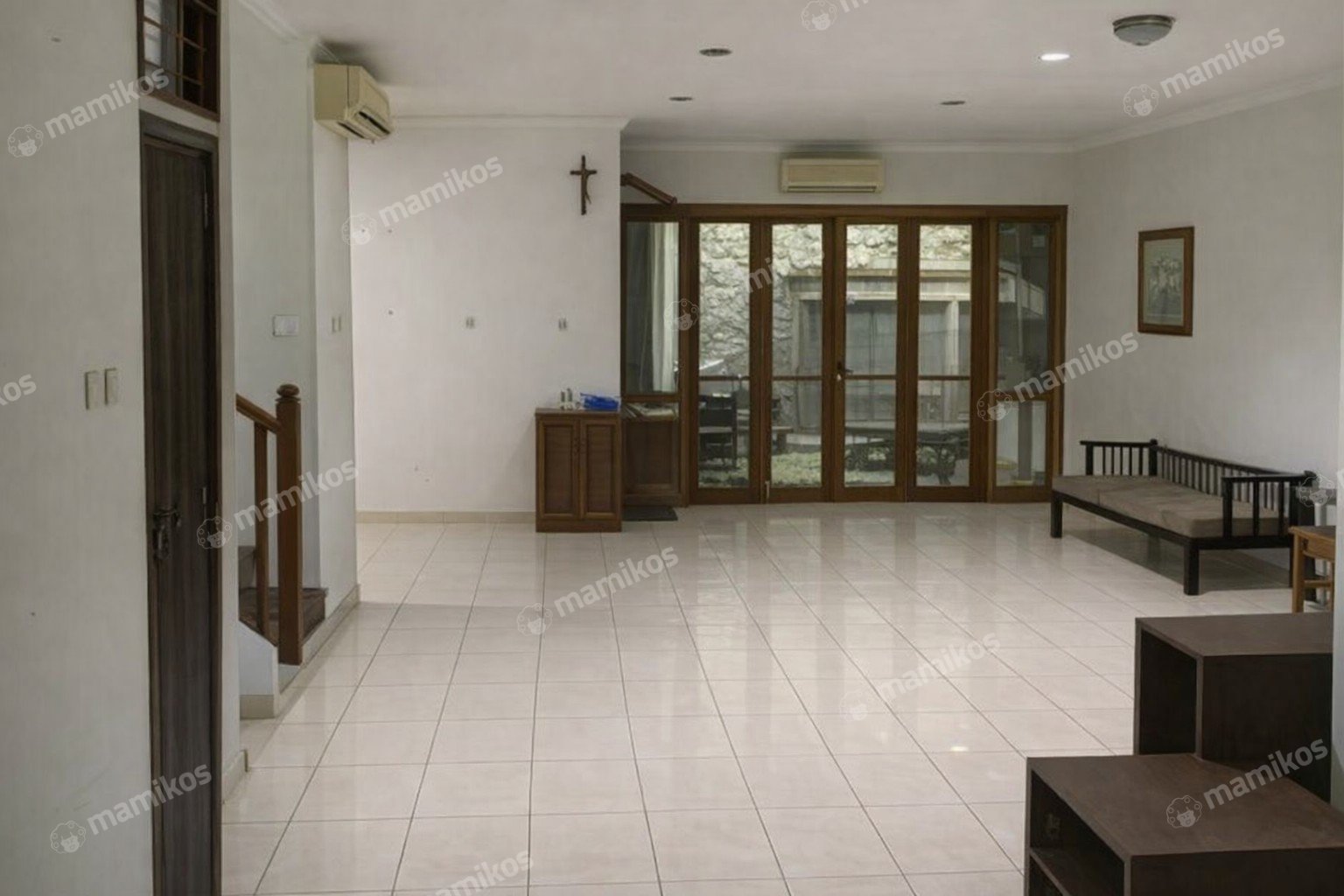 Rumah Sertifikat SHM 4 Kamar Tidur 2 Kamar Mandi Puri Indah Jakarta Barat