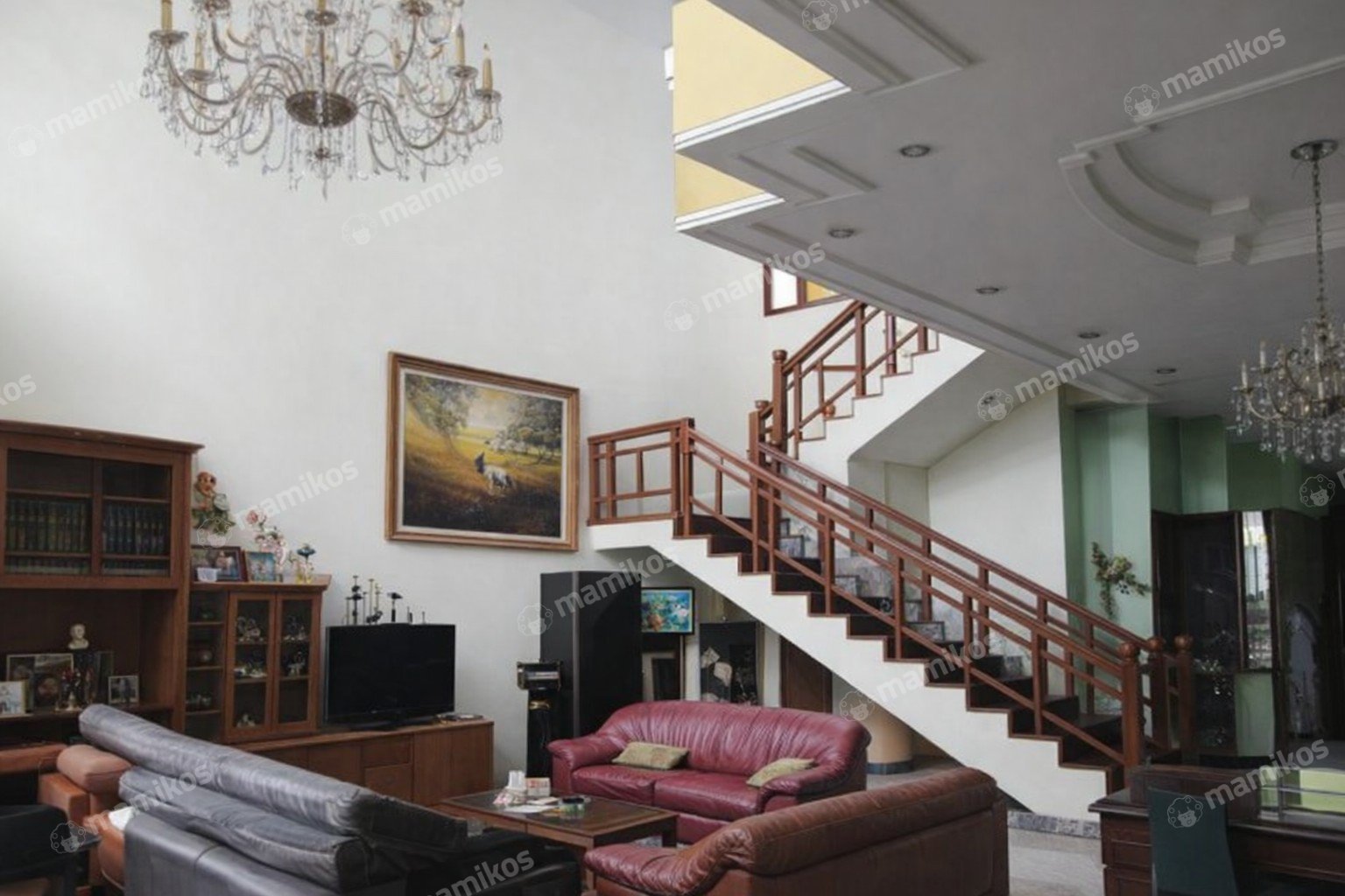Rumah Sertifikat SHM 4 Kamar Tidur 4 Kamar Mandi Joglo Jakarta Barat