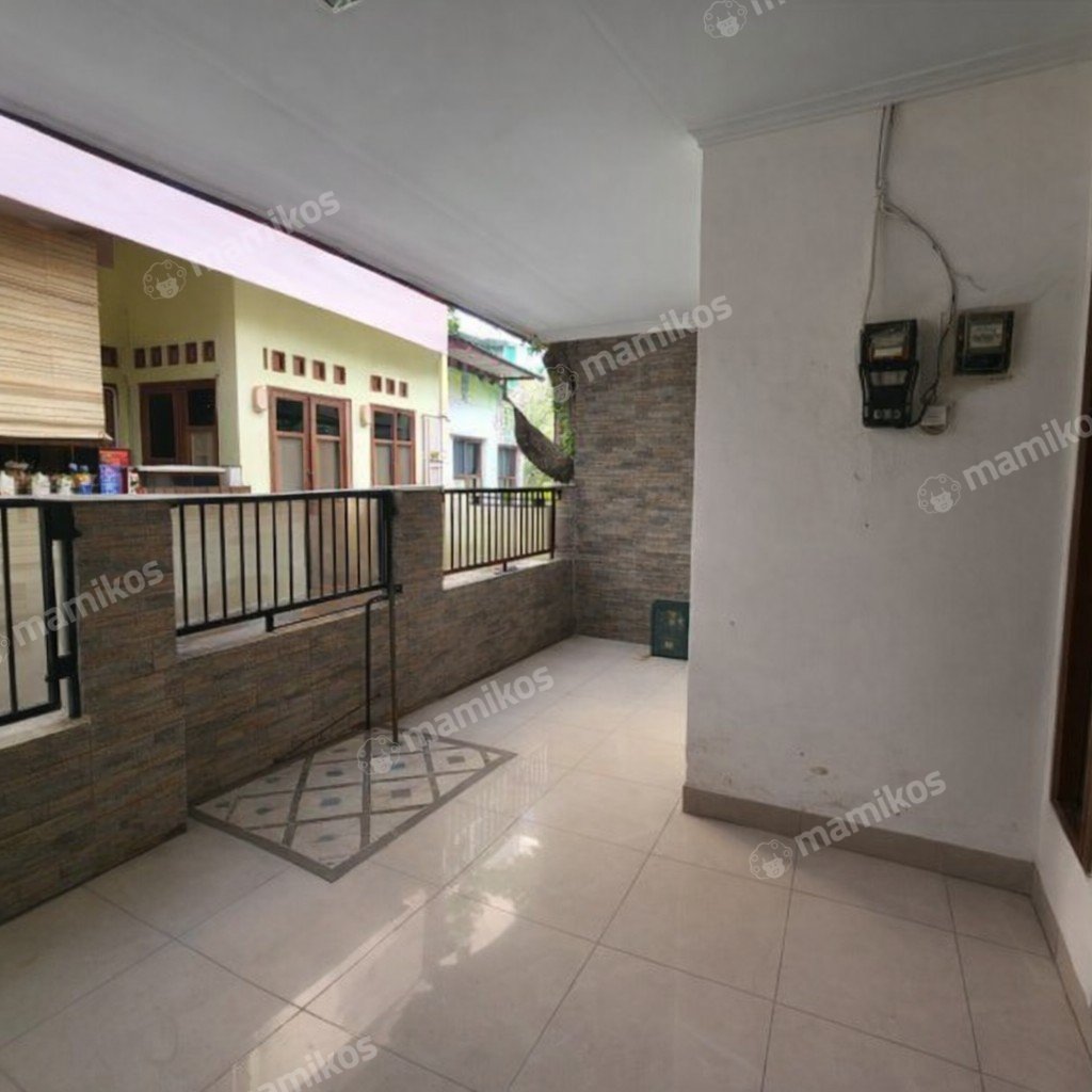 Rumah Sertifikat SHM 5 Kamar Tidur 4 Kamar Mandi Cawang Jakarta Timur - Photo 2