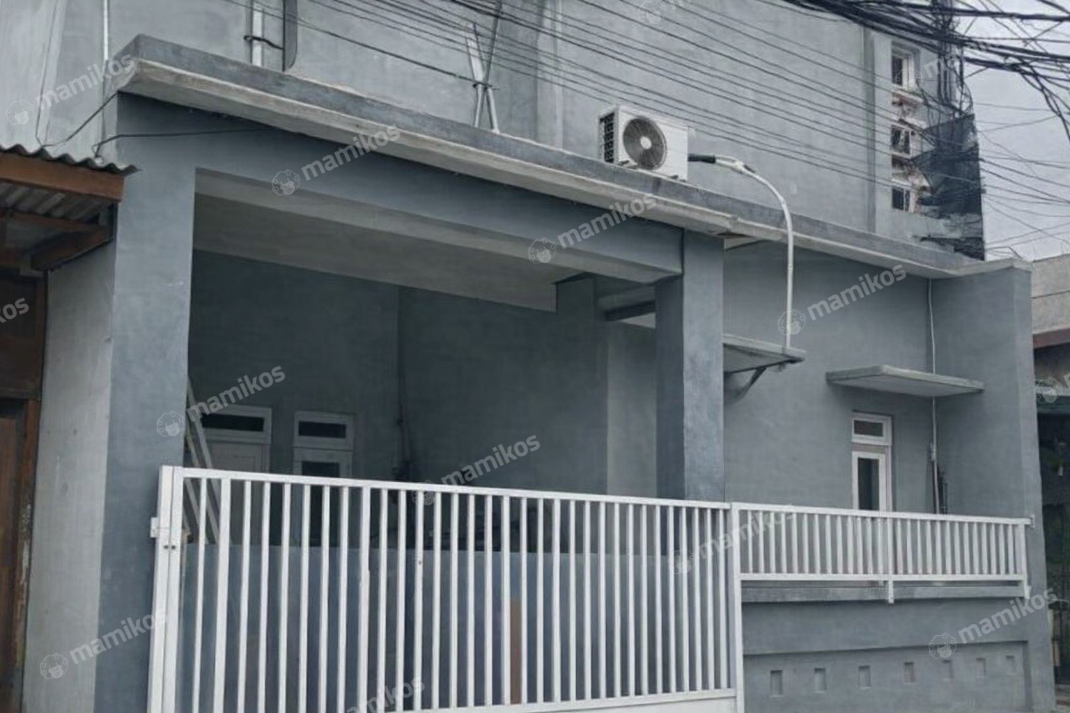 Rumah Sertifikat SHM 5 Kamar Tidur 3 Kamar Mandi Kembangan Jakarta Barat