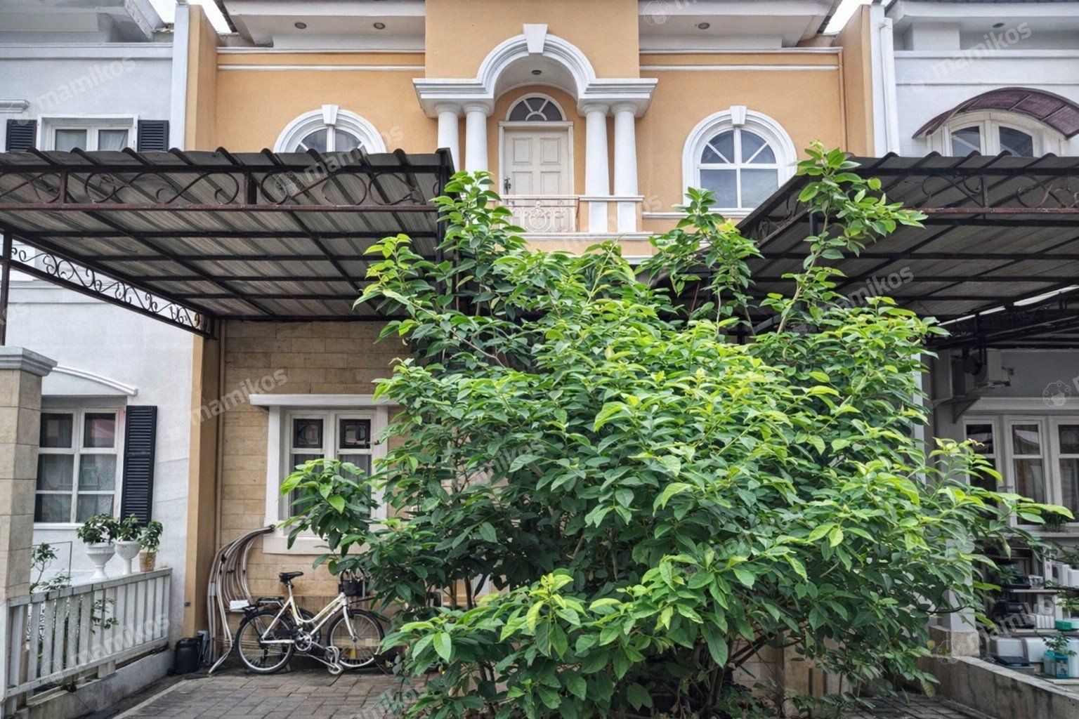 Rumah Sertifikat SHM 3 Kamar Tidur 2 Kamar Mandi Raffles Hills Jakarta Timur