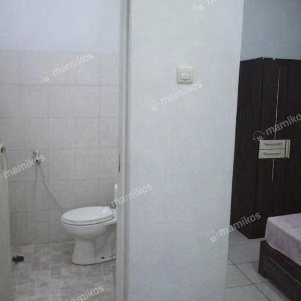 Rumah Sertifikat SHM 34 Kamar Tidur 33 Kamar Mandi Kemanggisan Jakarta Barat - Photo 2