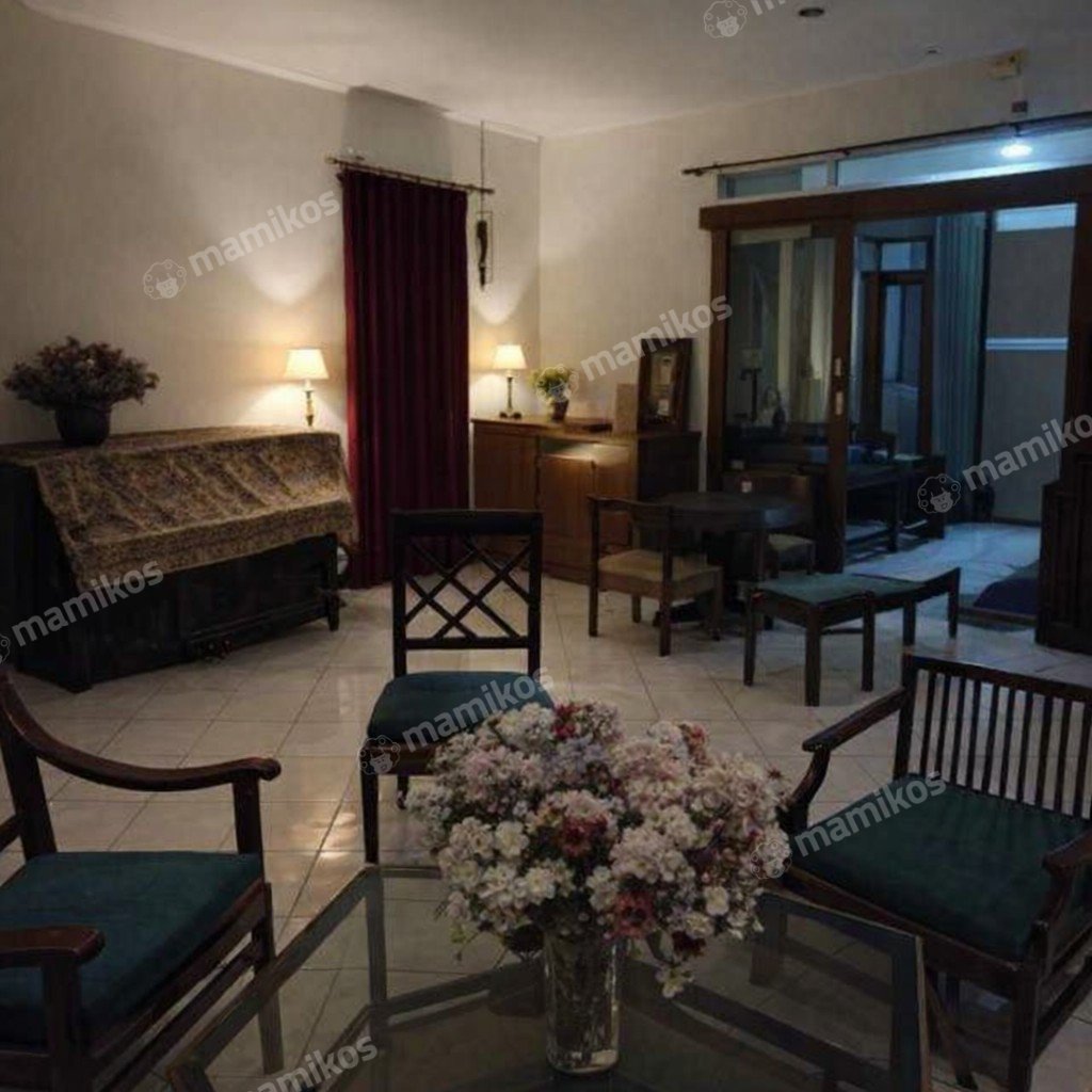 Rumah Sertifikat SHM 6 Kamar Tidur 6 Kamar Mandi Pulomas Jakarta Timur - Photo 3